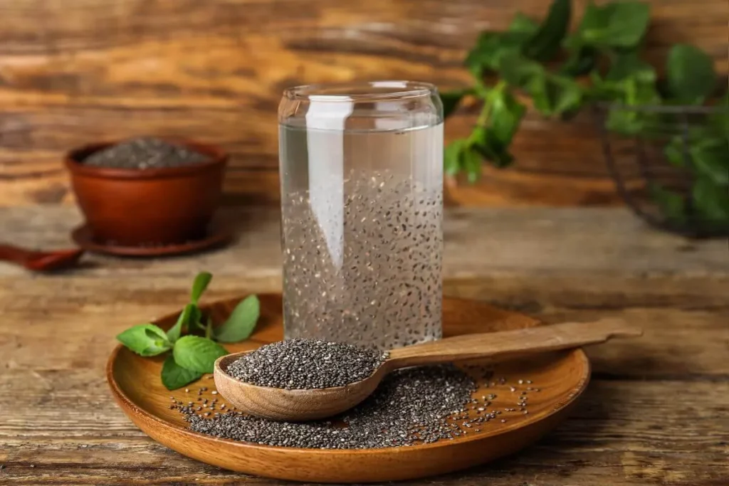 Good source of omega-3 fatty acids. Antioxidants such as quercetin, kaempferol, chlorogenic acid and caffeic acid exist. Potassium and magnesium present. Rich in fiber. Strengthens immunity. Chia seeds help to lose weight. Chia seeds keep blood sugar normal, thereby reducing the risk of diabetes. Chia seeds are especially beneficial for bone health. Chia seeds reduce the risk of colon cancer.